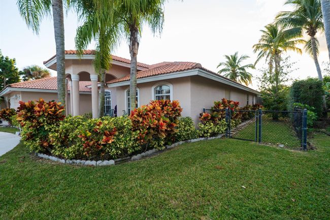 165 Cypress Trce, House other with 4 bedrooms, 3 bathrooms and null parking in Royal Palm Beach FL | Image 51