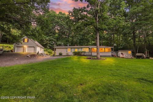 3192 Berry Ln, Cresco, PA, 18326-7758 | Card Image