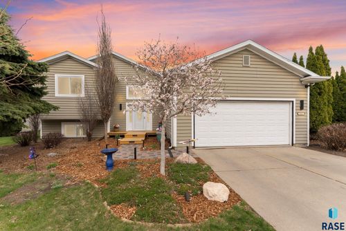 602 W Laura St Street, Harrisburg, SD, 57032 | Card Image