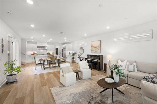 312 Merit, Irvine, CA, 92618-1464 | Card Image