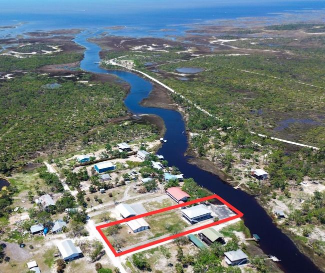 340 Sw 470 Th Ave, House other with 3 bedrooms, 2 bathrooms and null parking in Steinhatchee FL | Image 4