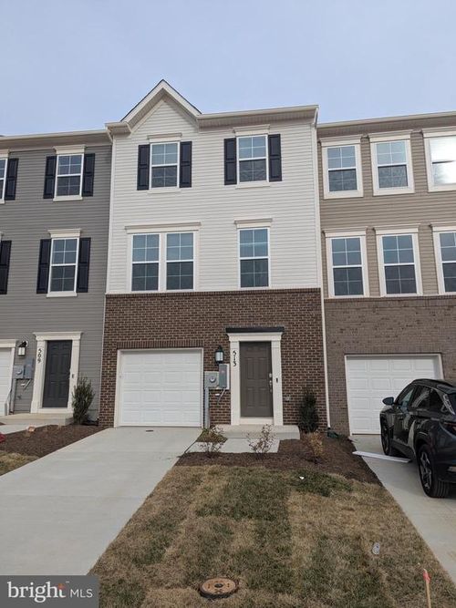 513 Seeback Dr, CHARLES TOWN, WV, 25414 | Card Image