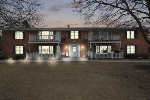 612 Laurel Lake Rd, Thiensville, WI, 53092-1241 | Card Image