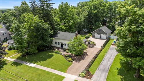 220 N Hambden St, Chardon, OH, 44024-1124 | Card Image