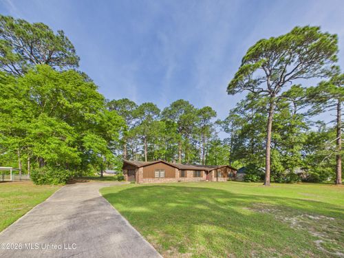 107 Braeburn Dr, Ocean Springs, MS, 39564-9040 | Card Image