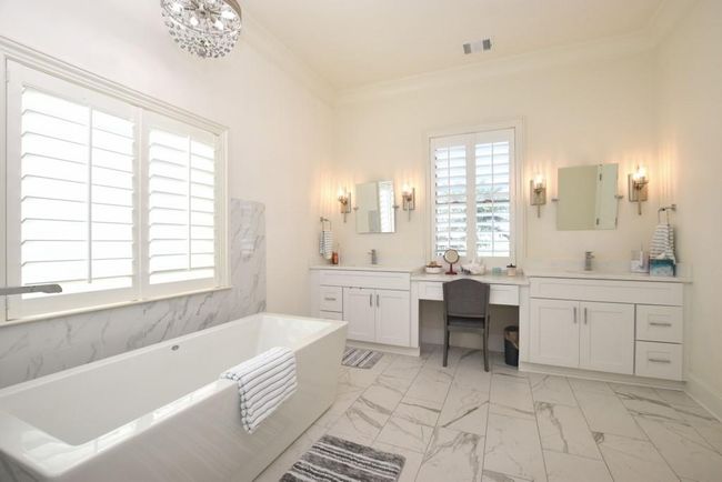 Primary bathroom | Image 20