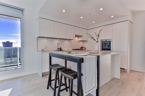 1007-3833 Evergreen Pl, Burnaby, BC, V3J0M2 | Card Image