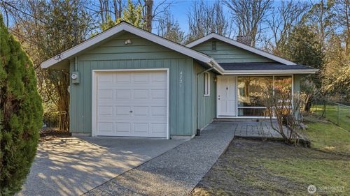 4721 26th Ave Sw, Seattle, WA, 98106-1322 | Card Image