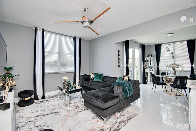 APT-623 - 804 E Windward Way, Condo with 2 bedrooms, 2 bathrooms and null parking in Lantana FL | Image 7