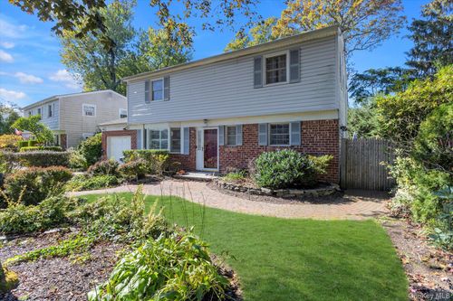 23 Skyview Pl, Huntingtn Sta, NY, 11747-1529 | Card Image