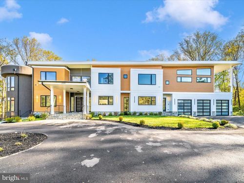 2209 Hunter Mill Rd, VIENNA, VA, 22181-3026 | Card Image