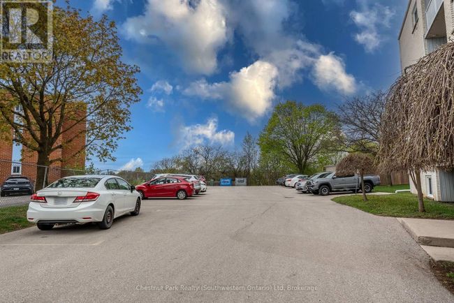 7 - 37 Conroy Cres, Condo with 2 bedrooms, 1 bathrooms and 1 parking in Guelph ON | Image 27