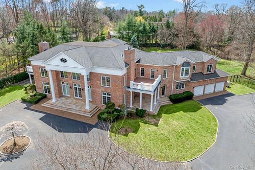 21 Harriman Dr, Sands Point, NY, 11050-1246 | Card Image