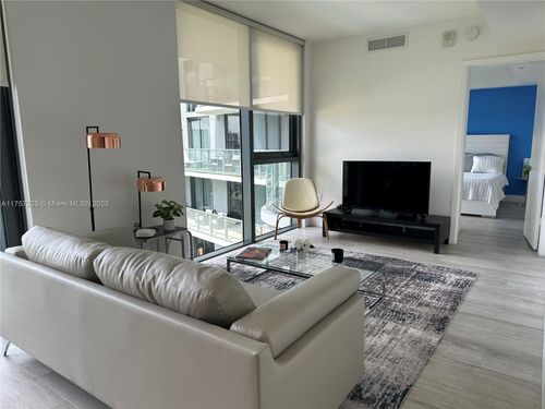 unit-1915-121 Ne 34th St, Miami, FL, 33137-3876 | Card Image