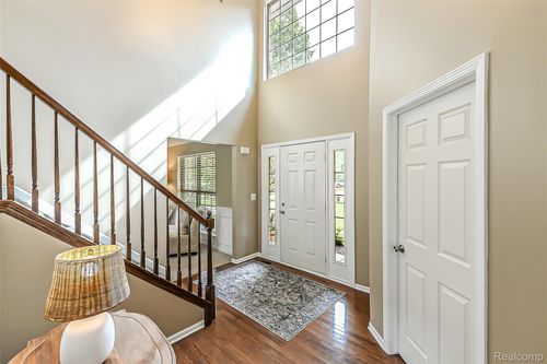 58724 Carriage Ln, South Lyon, MI, 48178-1927 | Card Image