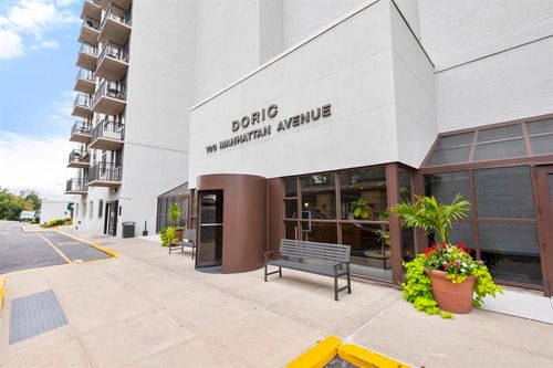 apt-212-100 Manhattan Ave, Union City, NJ, 07087-5222 | Card Image