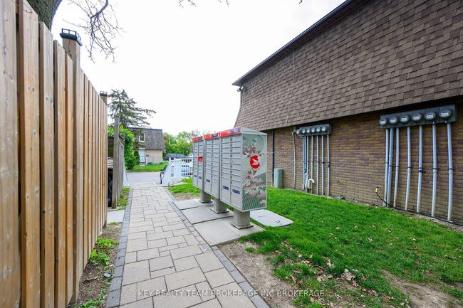 165 Limeridge Rd W, Condo with 2 bedrooms, 1 bathrooms and 1 parking in Hamilton ON | Image 36