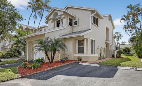 2052 Discovery Cir E, Deerfield Beach, FL, 33442-1042 | Card Image