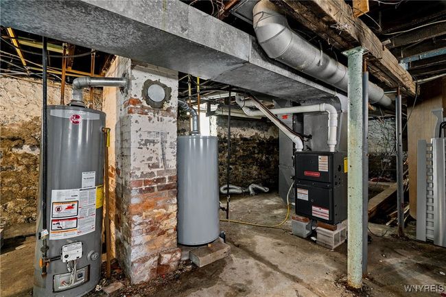 204 Woodside Ave, Home with 6 bedrooms, 2 bathrooms and null parking in Buffalo NY | Image 35