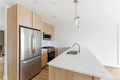 602-1035 Commonwealth Ave, Boston, MA, 02215-1001 | Card Image