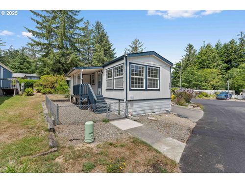 580 Shorepines Pl, Coos Bay, OR, 97420-2985 | Card Image