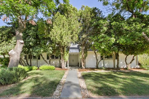 912 Los Robles St, Davis, CA, 95618-4924 | Card Image