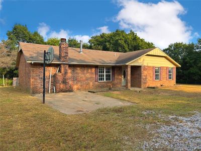 99963 S 4449 Road, House other with 3 bedrooms, 2 bathrooms and null parking in Gore OK | Image 2