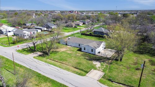 401 E Buffalo St, Forney, TX, 75126-8541 | Card Image