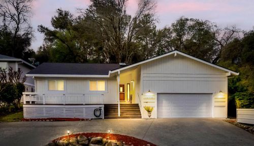 12716 Roadrunner Dr, Penn Valley, CA, 95946-9664 | Card Image