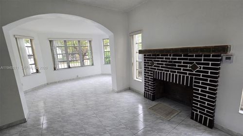 0-2340 Sw 11 St, Miami, FL, 33135 | Card Image