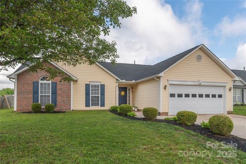 152 S Sunberry Trl, Fletcher, NC, 28732-6520 | Card Image