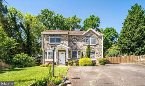 2052 Arch Dr, FALLS CHURCH, VA, 22043-1355 | Card Image