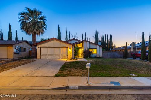 44231 Fine Street, Lancaster, CA, 93536 | Card Image