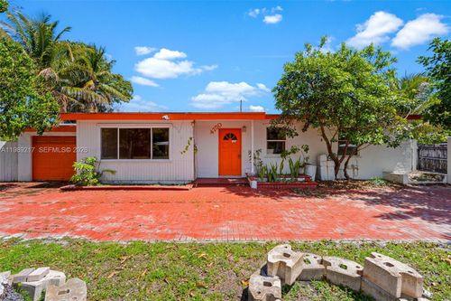 4750 Ne 17th Ave, Pompano Beach, FL, 33064-5837 | Card Image