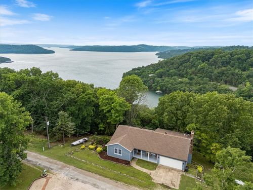 326 Hillcrest Rd, Eureka Springs, AR, 72631-9082 | Card Image