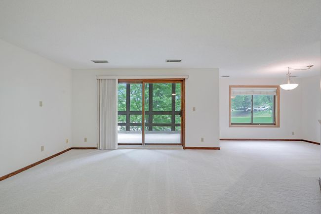 Living Room | Image 9
