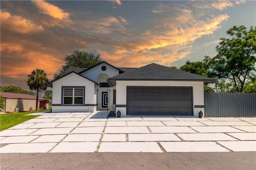 2727 40th Ave, Naples, FL, 34117-7815 | Card Image