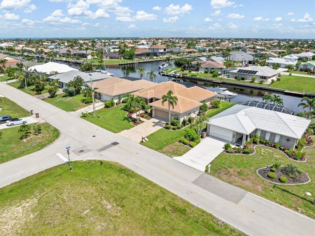 2224 Via Veneto Dr, House other with 3 bedrooms, 2 bathrooms and null parking in PUNTA GORDA FL | Image 52