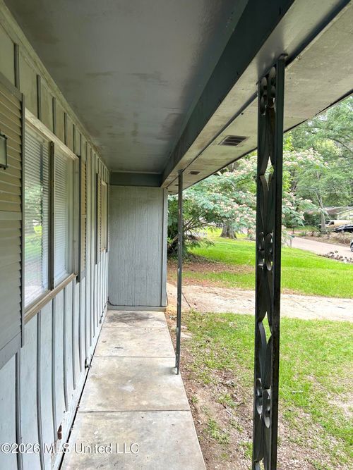 2939 Teresa Dr, Jackson, MS, 39212-2761 | Card Image
