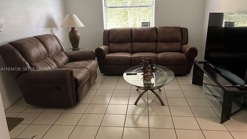 apt-204-670 Nw 114th Ave, Sweetwater, FL, 33172-4720 | Card Image