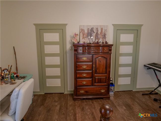 205 Hubbard Street, House other with 5 bedrooms, 3 bathrooms and null parking in Yoakum TX | Image 33
