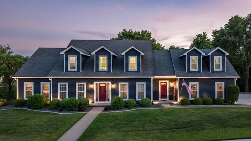 2267 Saint Andrews Cir, Bettendorf, IA, 52722-6656 | Card Image