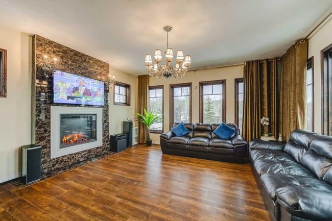 5 Elveden Point Sw, Home with 4 bedrooms, 5 bathrooms and 6 parking in Calgary AB | Image 12