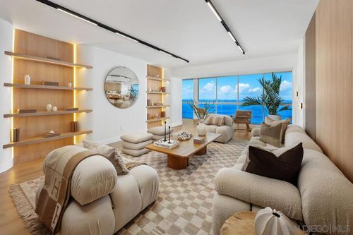 14c-939 Coast, La Jolla, CA, 92037 | Card Image