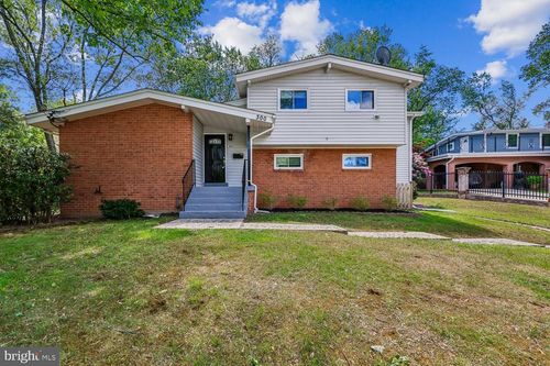 300 Gilsan Ct, SILVER SPRING, MD, 20902-3124 | Card Image