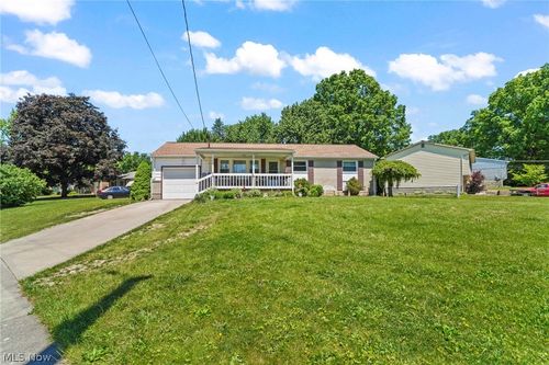 1005 Leslie Ln, Girard, OH, 44420-1441 | Card Image