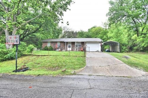921 Mullins Ave, Hominy, OK, 74035-6039 | Card Image