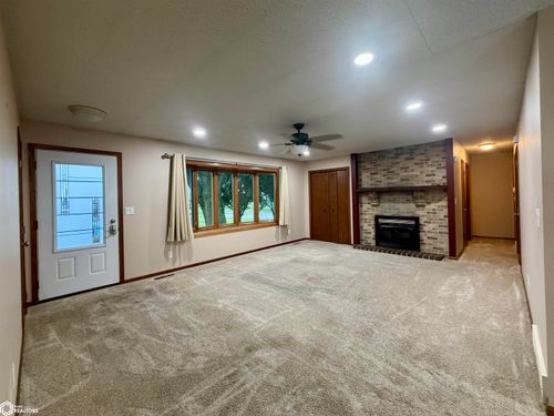 300 Kofmehl Drive, Holstein, IA, 51025 | Card Image