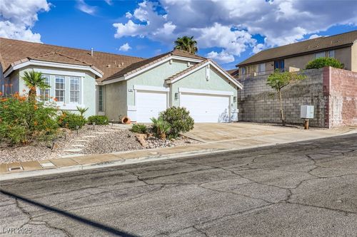 90 Parker Ranch Dr, Henderson, NV, 89012-2613 | Card Image