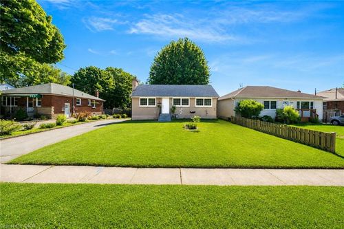 6604 Locus Ave, Niagara Falls, ON, L2G4K7 | Card Image